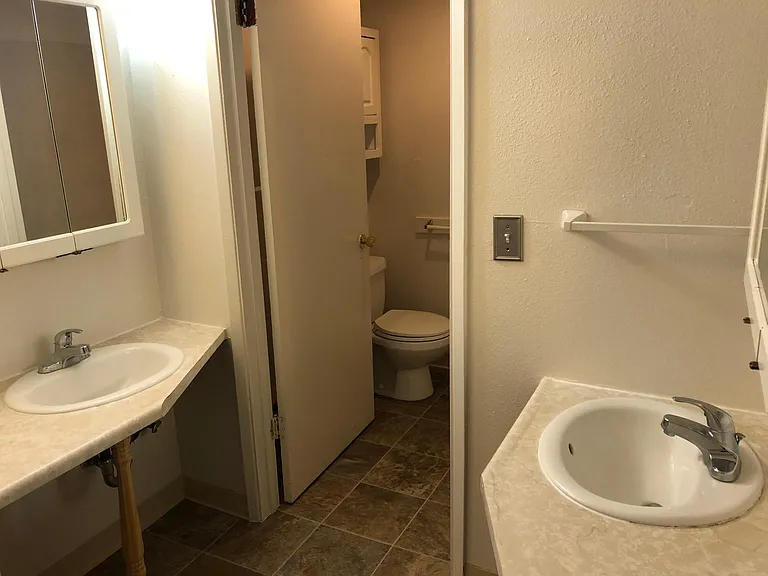 500 NE Maiden Ln #8 — Photo 7