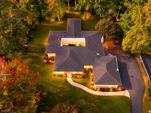 64 Dogwood Ter, Long Hill Twp., NJ 07946