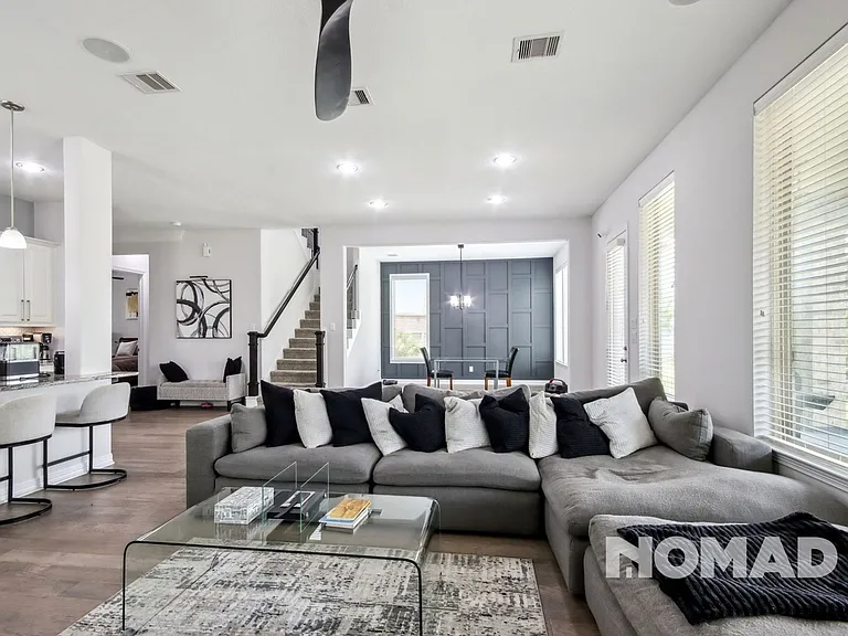 4303 Cottonwood Creek Ln — Photo 9