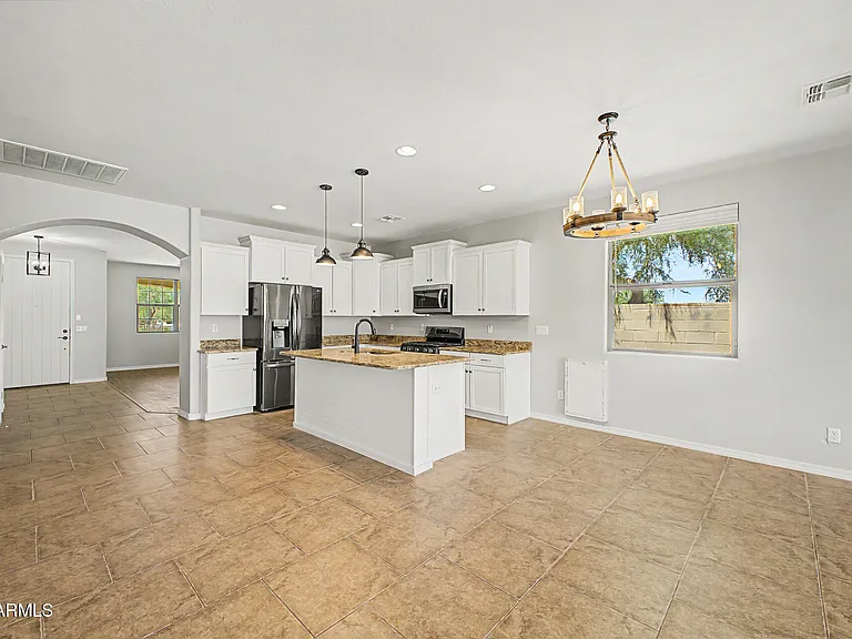 18436 W Shasta St — Photo 10