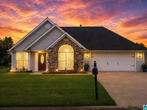 169 Camden Cove Pkwy, Calera, AL 35040