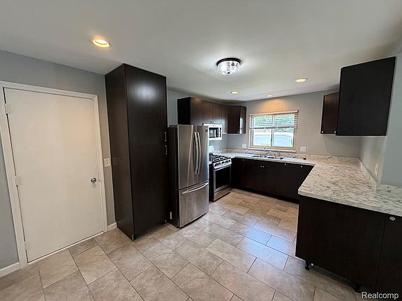 5th image of 43673 Antietam Ct