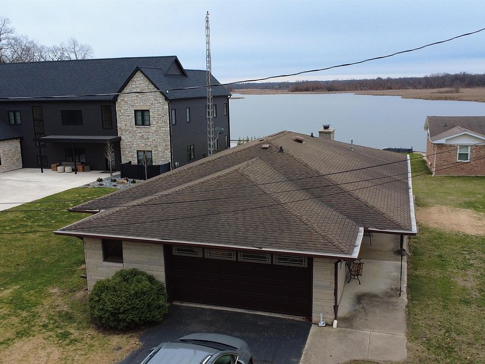 1st image of 2922 Country Club Dr S