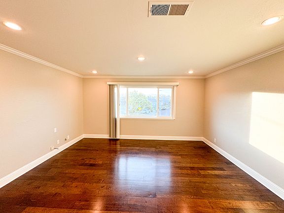 3rd image of 12 Linden Ave #4