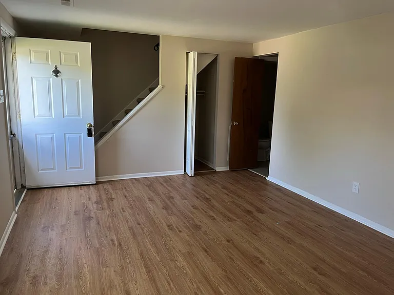 741 Jackson St — Photo 3