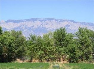 589 Alma Encantada Ct NW, Los Ranchos, NM 87114