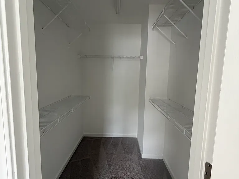1377 Thornborough Dr — Photo 20