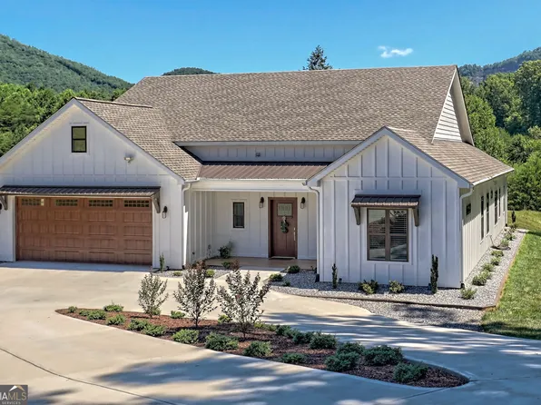 356 New Forest Rd, Young Harris, GA 30582