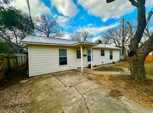 308 Center Ave, Kerrville, TX 78028