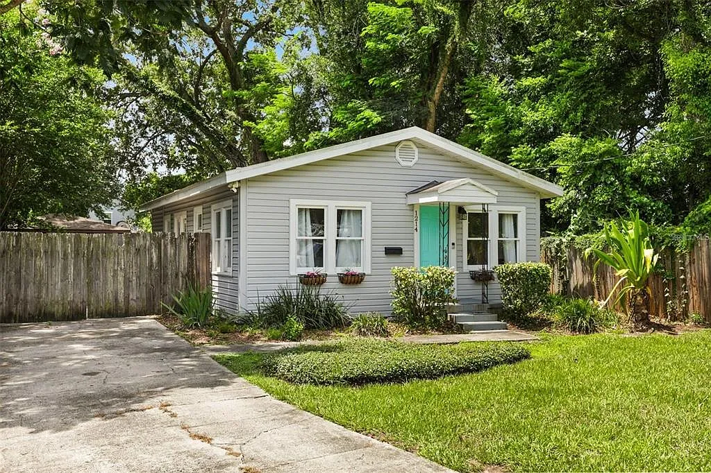 2 bed, 1.0 bath, 805 sqft, $2,100 — Photo 2