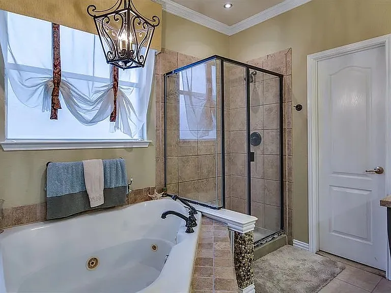1112 Manassas Dr — Photo 16