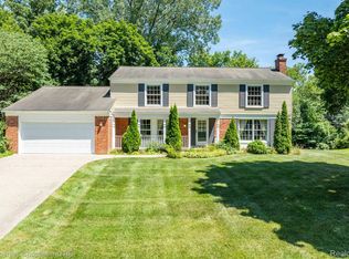 5127 Iron Gate Rd, Bloomfield Hills, MI 48304