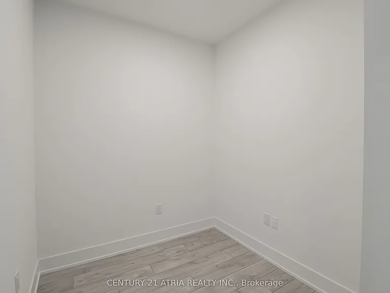 858 Dupont St #718 — Photo 7