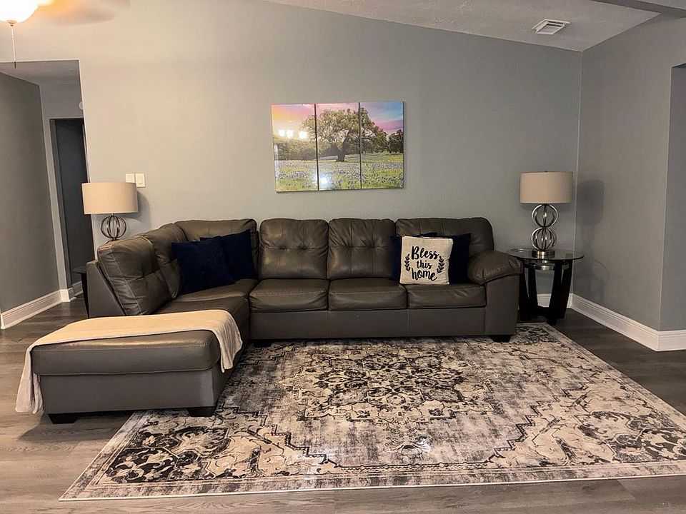 1st image of 7910 Hawk Park