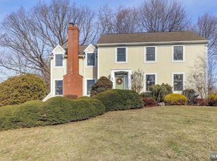 14 Stone Hollow Rd, Montvale, NJ 07645