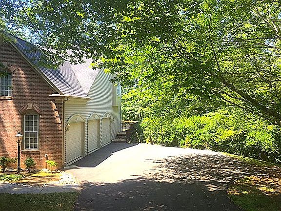 3rd image of 11644 Sandal Wood Ln