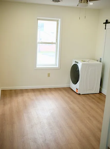 442 N Centre St — Photo 12