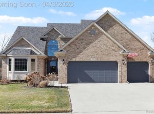 33292 Mallard Dr, Brownstown, MI
