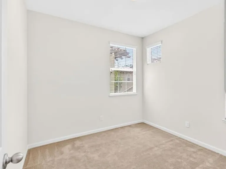 114 Barnhill Dr #114 — Photo 13