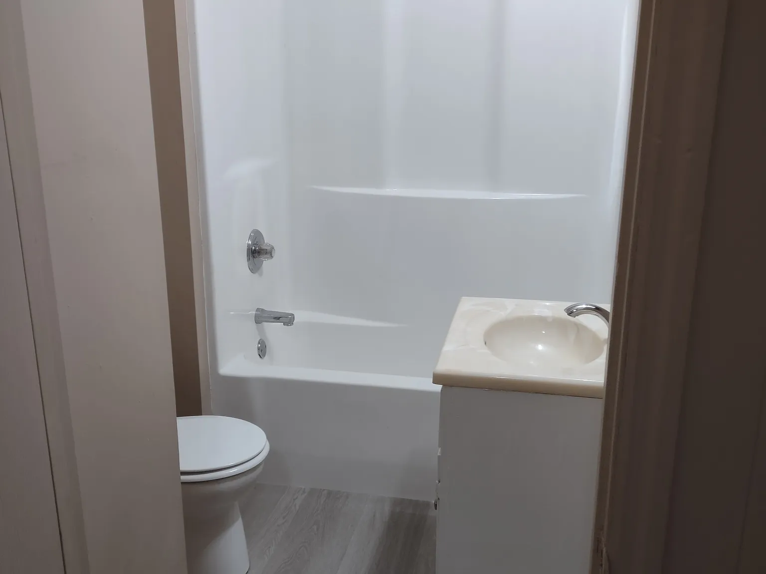 2 bed, 1100 sqft, $800 — Photo 4