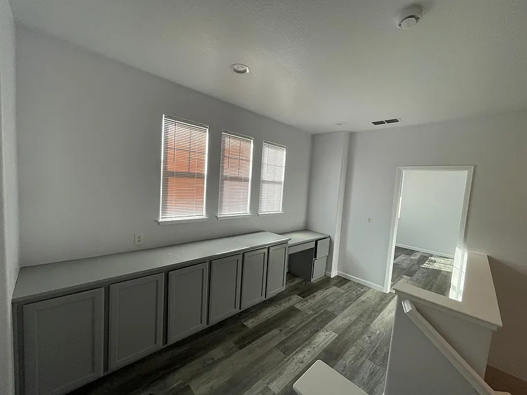 850 Saffron Dr — Photo 16