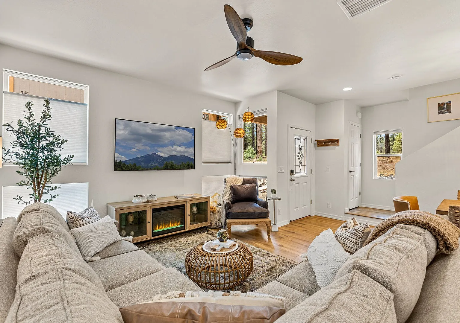 2 bed, 2.5 bath, $3,200 — Photo 1