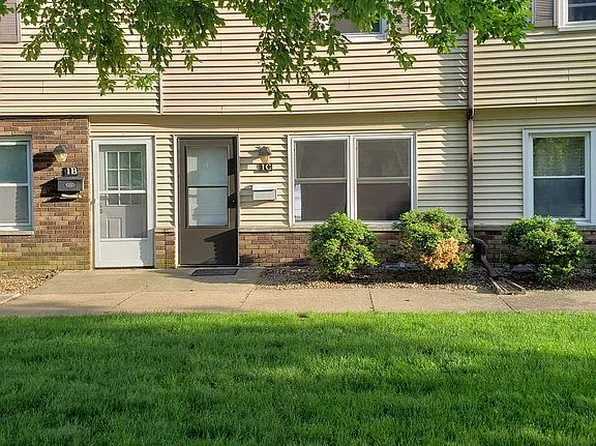 1934 Canterbury Dr APT C, Washington, IL 61571