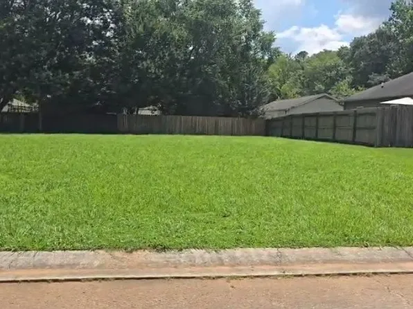 1809 Woodvine Ln, Center Point, AL 35215