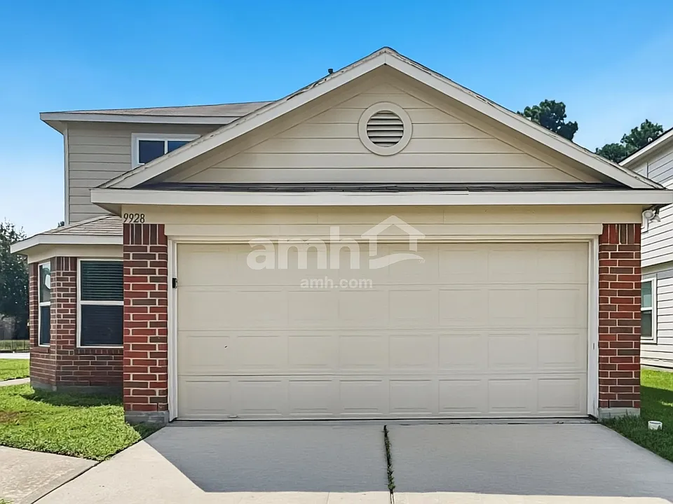 9928 Grebe Dr
