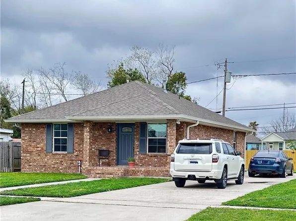 49 E Chalmette Cir, Chalmette, LA 70043