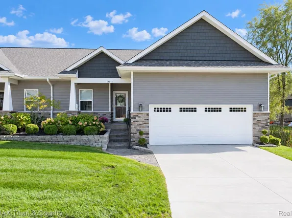 13345 Julie Anne Ct, Fenton, MI 48430