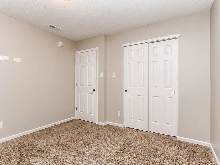 2425 Woodmont Ct — Photo 10