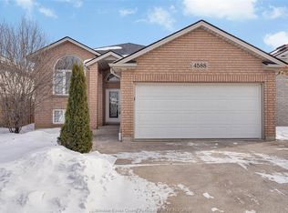 4588 Fontana Ave, Windsor, ON N9G 3C8