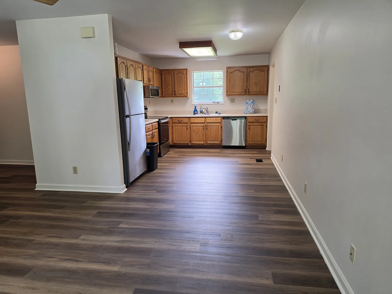 2 bed, $1,100 — Photo 4