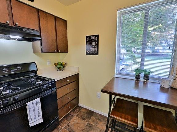 5th image of 821 Sequoia Dr #912S