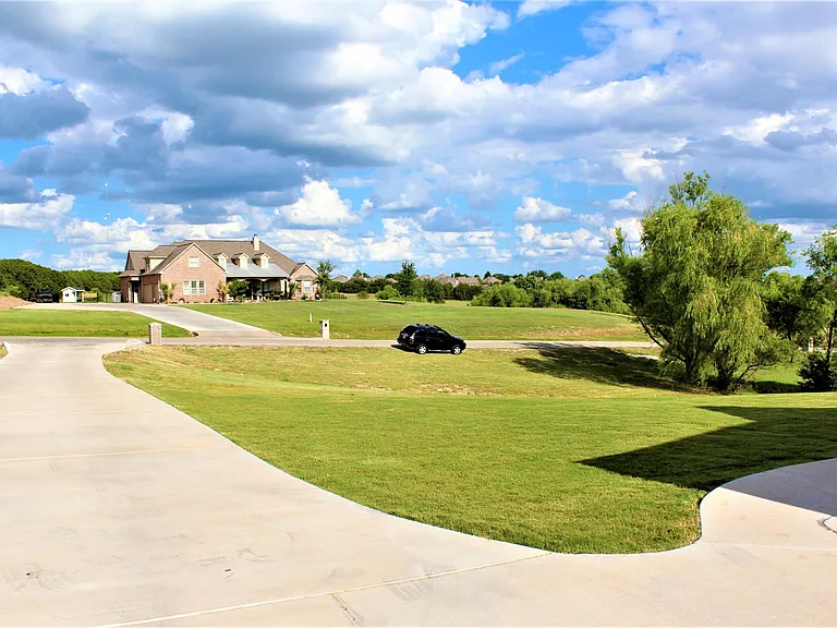 2404 Wills Way Dr — Photo 21