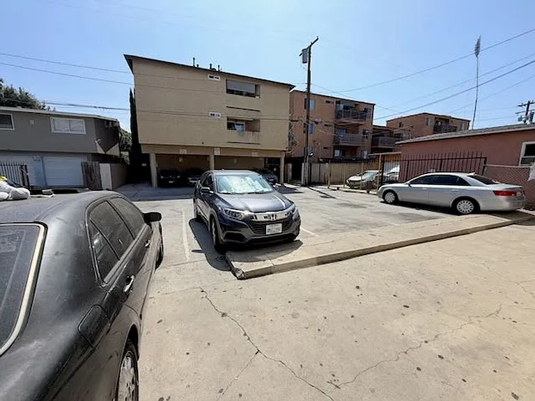 Junipero LB — Photo 4