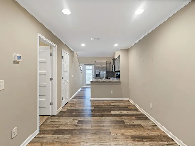 3219 Clemons Cir — Photo 3