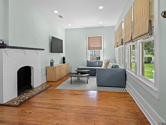 4th image of 927 Park Blvd