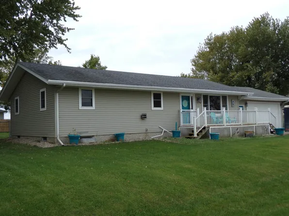 24818 Leland Dr, Columbus, NE 68601