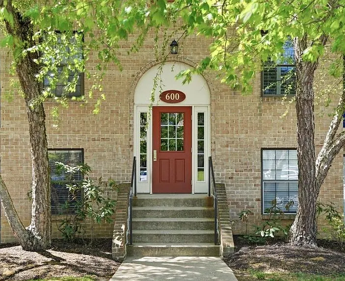 620 Washington Pl #20 — Photo 2