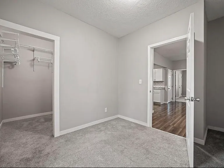 792 Edmund Ave W — Photo 15