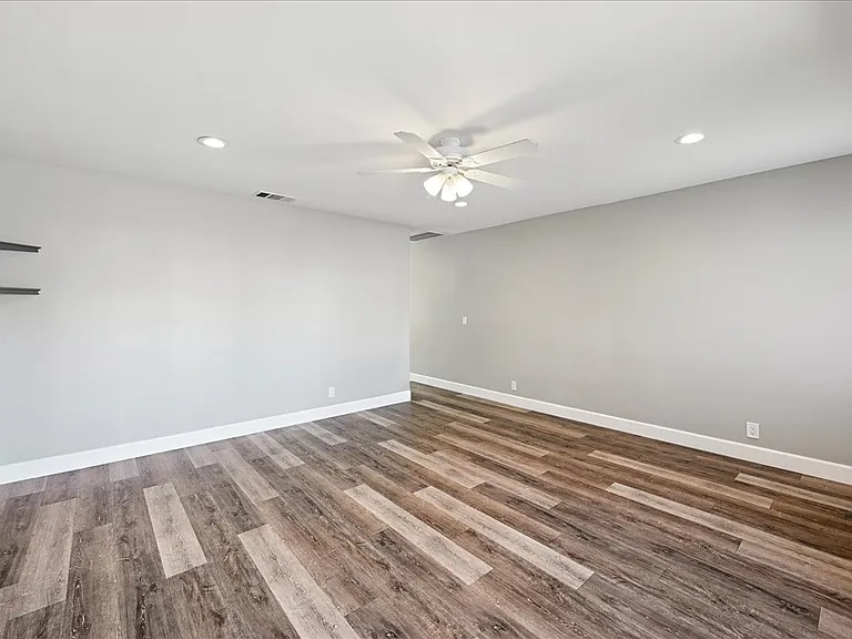 205 Grove St — Photo 11