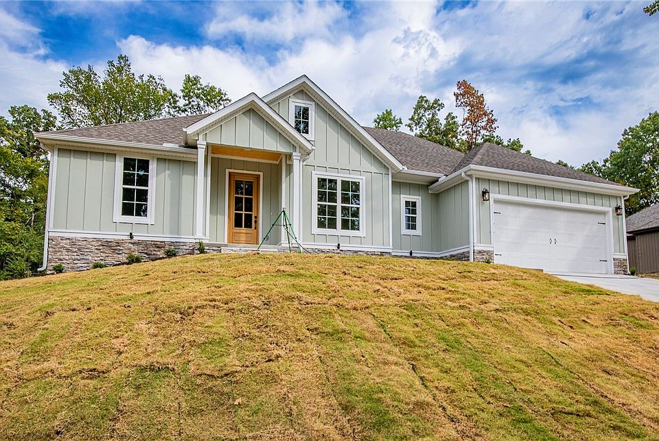 1st image of 11 Quantock Hills Dr