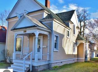 411 5th St, Traverse City, MI 49684