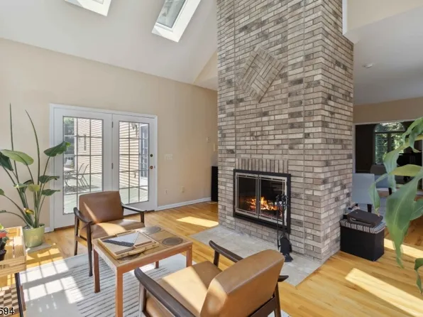 6 Independence Ct, Madison Boro, NJ 07940