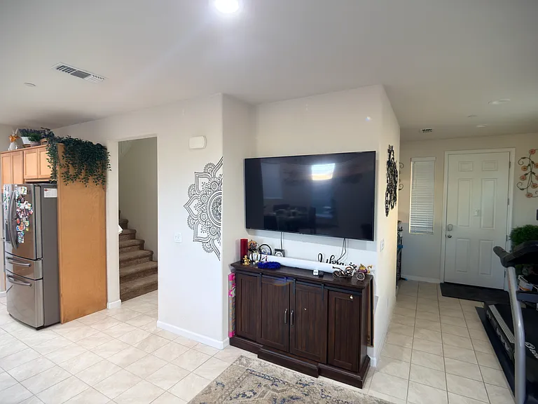 1547 S Oliveira Dr — Photo 8