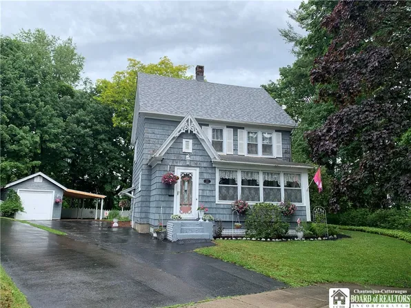 108 Dearing Ave, Jamestown, NY 14701