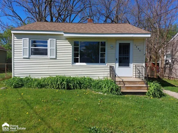 1245 E Decamp St, Burton, MI 48529