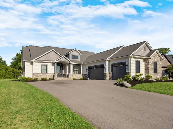 4285 Cindy Ln, Syracuse, NY 13215